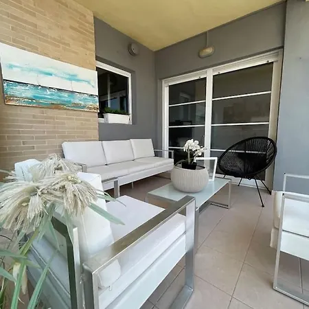 Seaside Retreat Apartment